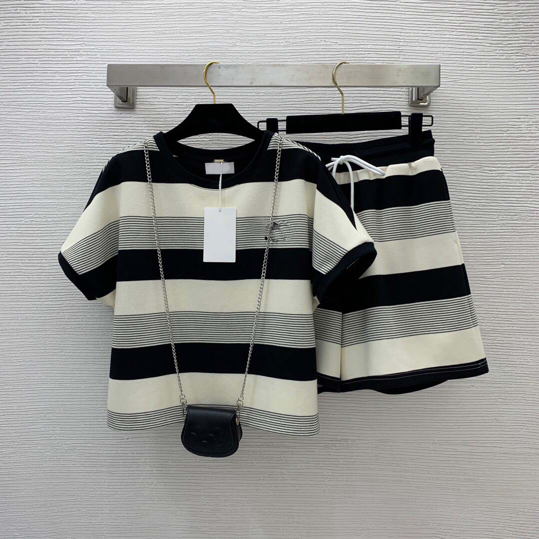 74 2022 Autumn Two Piece Sets Short Sleeve Pullover Brand Same Style Short Pants Striped Womens clothes meiyi, Pink
74 2022 Autumn Two Piece Sets Short Sleeve Pullover Brand Same Style Short Pants Striped Womens clothes meiyi, Pink