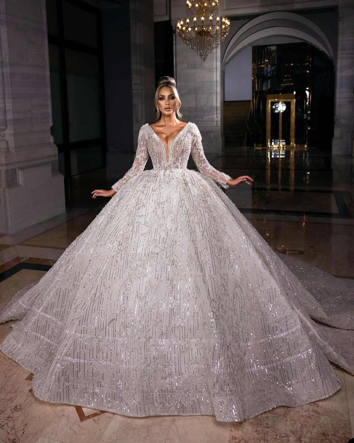 Ball Gown Wedding Dresses Appliques Deep V Neck Long Sleeves Sequins Beads Lace Ruffles or Length Shiny Princess Bridal Gowns Plus Size Custom Made