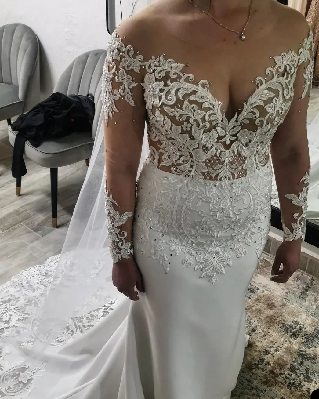 Plus Size Mermaid Wedding Dresses Sheer Jewel Neck Long Sleeve Lace Sexy Bride Dress Wedding Gowns Custom Made