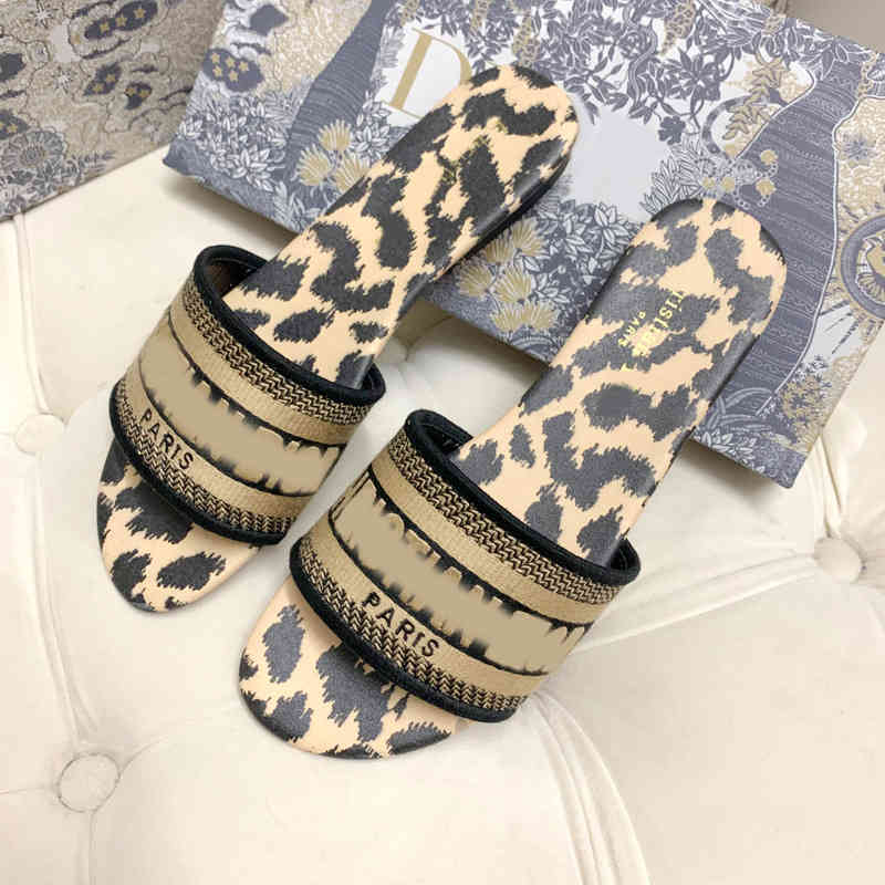 Family One Line Sli… - image