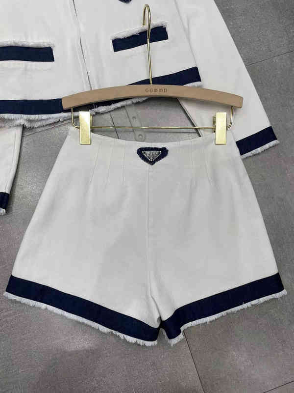 spring and summer new white blue stitched denim suit tooling jacket high waist thin shorts
spring and summer new white blue stitched denim suit tooling jacket high waist thin shorts