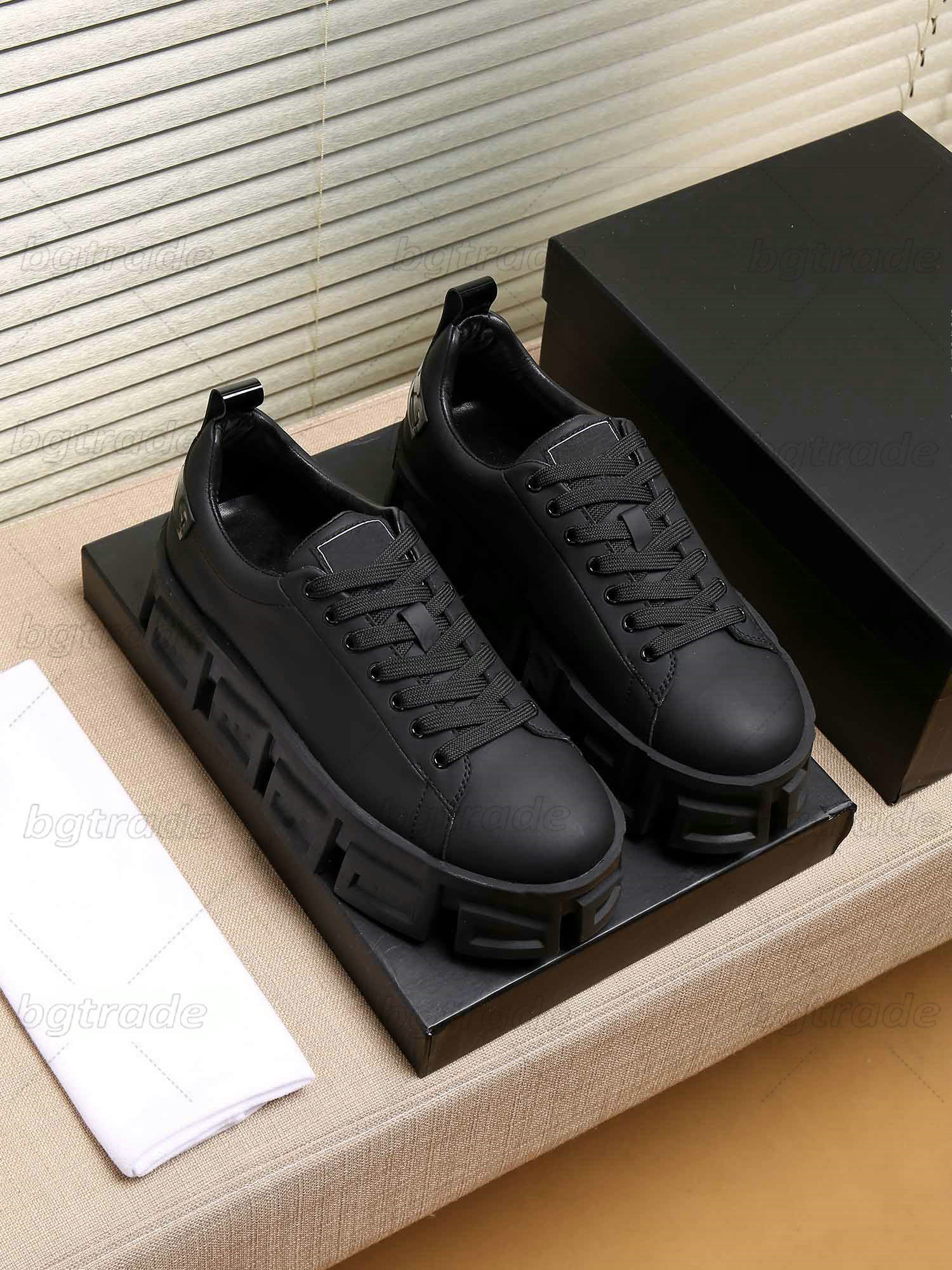 2022ss Mens Fashion Casual Shoes Luxury Designer Thick Soles Heighten Sport Shoe Low-Key Simple Line Greek Pattern Sneakers
2022ss Mens Fashion Casual Shoes Luxury Designer Thick Soles Heighten Sport Shoe Low-Key Simple Line Greek Pattern Sneakers