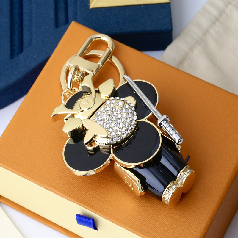 Fashion Keychain Luxury Designer Stylish Sun-flower Doll Pendant Keychains Keys Buckle Mens Womens Keys Ornaments High Quality
Fashion Keychain Luxury Designer Stylish Sun-flower Doll Pendant Keychains Keys Buckle Mens Womens Keys Ornaments High Quality