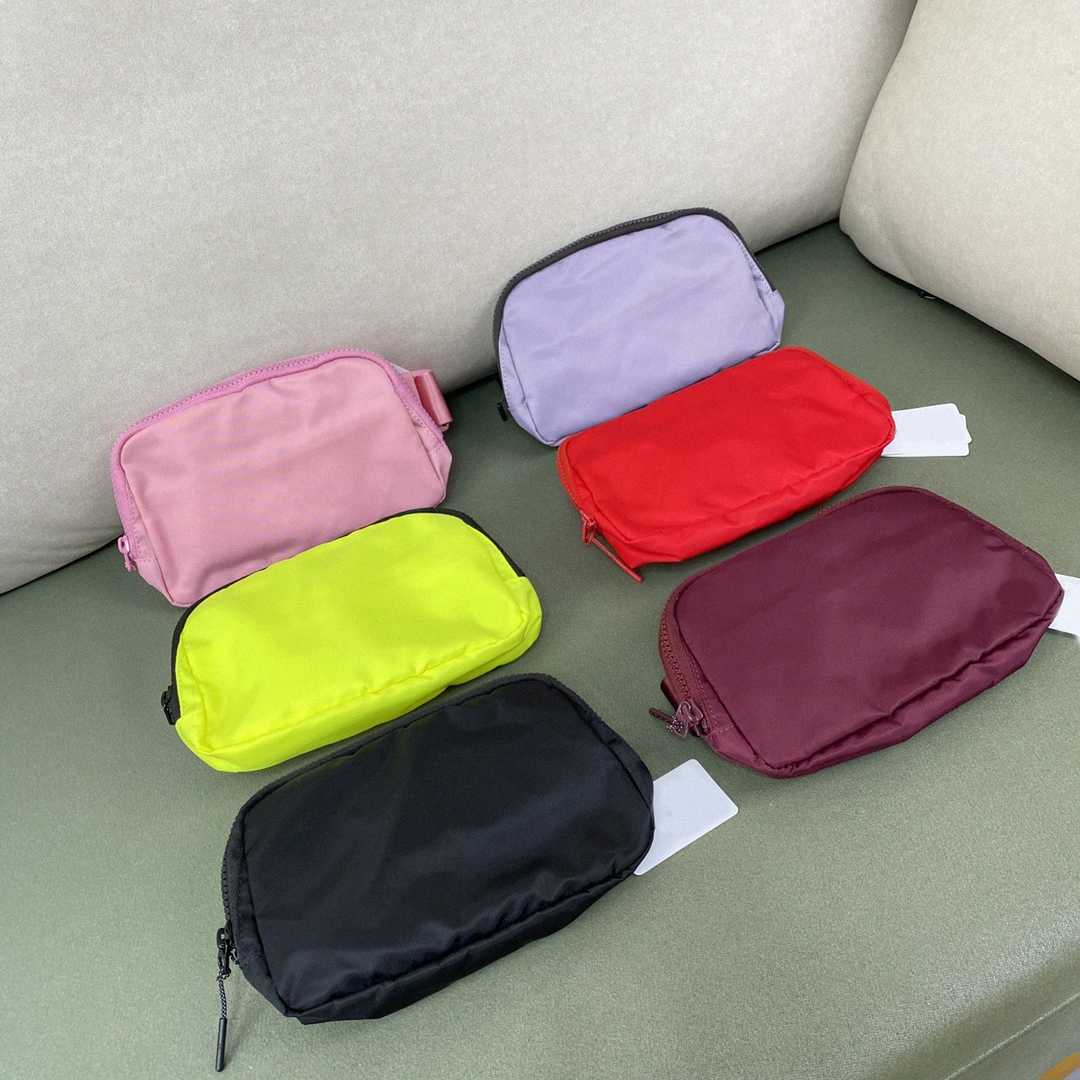 Outdoor Bags lu belt bag Women Men Waist Bag ladies sports Gym Elastic Adjustable Strap lulu Zipper Fanny pack messenger chest everwher, I need see other product
Outdoor Bags lu belt bag Women Men Waist Bag ladies sports Gym Elastic Adjustable Strap lulu Zipper Fanny pack messenger chest everwher, I need see other product