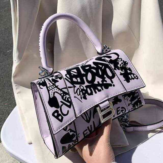 Handbags Outlet New personalized one shoulder hand simple shaped chain women's bag, White
Handbags Outlet New personalized one shoulder hand simple shaped chain women's bag, White