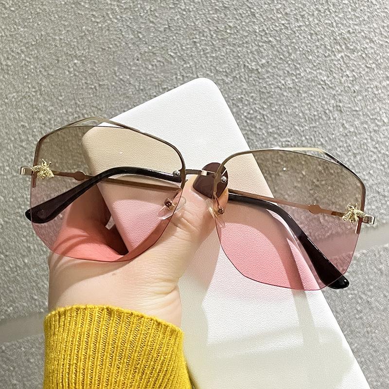Sunglasses Luxury Round Gradient WomenButterfly Metal Curved Temples Eyewear Ocean Rimless Fashion Sun Glasses Ladies UV400Sunglasses
Sunglasses Luxury Round Gradient WomenButterfly Metal Curved Temples Eyewear Ocean Rimless Fashion Sun Glasses Ladies UV400Sunglasses