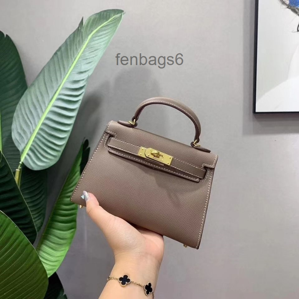 Designers Bag Herme 2022 Bags Women Handbags Mini Kellies Portable One Shoulder Messenger Bag Made Cow Leather., Black
Designers Bag Herme 2022 Bags Women Handbags Mini Kellies Portable One Shoulder Messenger Bag Made Cow Leather., Black