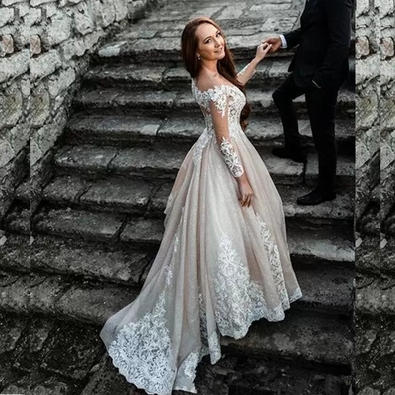 Long Sleeve V-Neck Lace Wedding Dress Off the Shoulder Tulle Bridal Gowns Sweep Train Ball Gown Wedding Party Dress