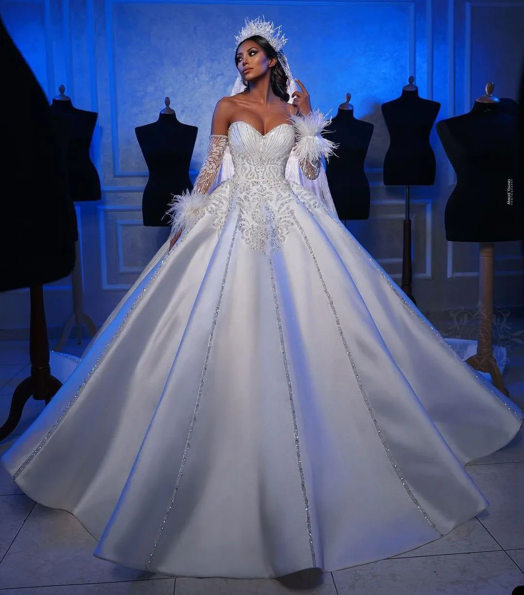 Saudi Arabia Wedding Dress Feather Removable Long Sleeve Beadings Vestido Casamento Appliques Satin Bridal Gowns