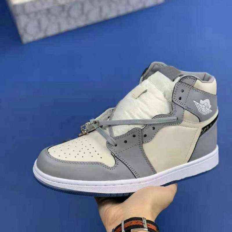 New D x 1 High Low OG Jumpman 1s Luxury Sneakers Mens Womens Basketball Shoes Designer Sports d'or airS Trainers with, #1 
New D x 1 High Low OG Jumpman 1s Luxury Sneakers Mens Womens Basketball Shoes Designer Sports d'or airS Trainers with, #1