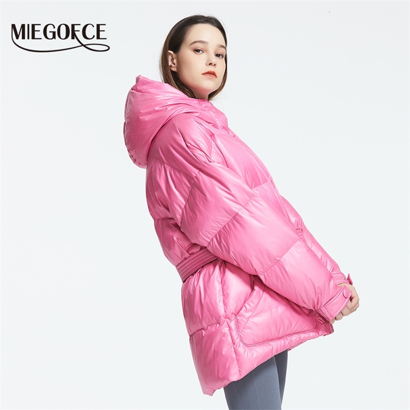 MIEGOFCE 2019 New Winter Women's Jacket High Quality Bright Colors Insulated Puffy Coat collar hooded Parka Loose Cut With Belt CJ191214, 411-silver
MIEGOFCE 2019 New Winter Women's Jacket High Quality Bright Colors Insulated Puffy Coat collar hooded Parka Loose Cut With Belt CJ191214, 411-silver