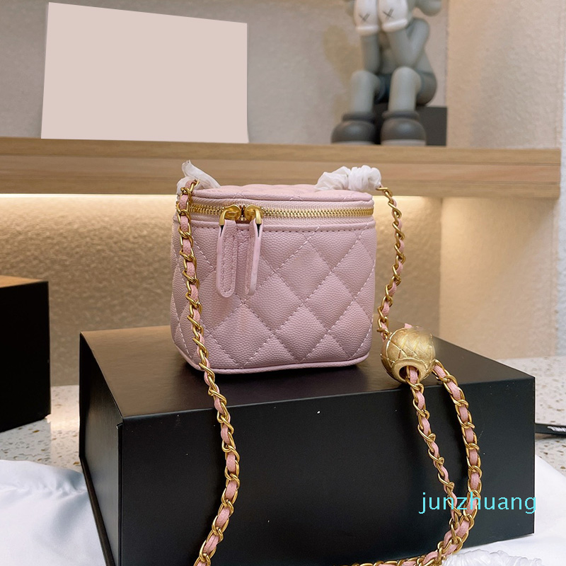 2022 Classic Mini Vanity With Chain Box Trunk Bags Caviar Leather Crush Gold Ball GHW Crossbody Shoulder Designer Handbags Tiny Cosmetic Case For Women, Blue
2022 Classic Mini Vanity With Chain Box Trunk Bags Caviar Leather Crush Gold Ball GHW Crossbody Shoulder Designer Handbags Tiny Cosmetic Case For Women, Blue