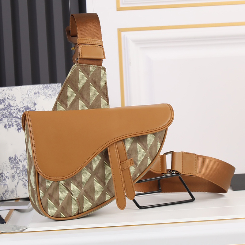 2022 Designer Diamond Canvas Saddles Bag Men Women Shoulder Bag Printed Leather Handbag Calfskin CrossBody Bags Purse, Color 1
2022 Designer Diamond Canvas Saddles Bag Men Women Shoulder Bag Printed Leather Handbag Calfskin CrossBody Bags Purse, Color 1