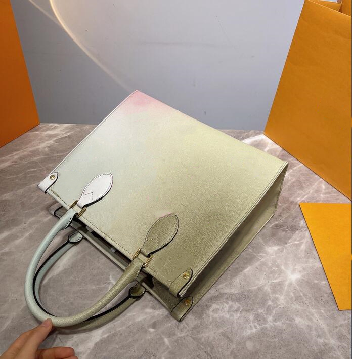 Women Designers Handbags ONTHEGO Crossbody Bags 2022 Summer Gradient Color Large-capacity Mommy Shopping Bag Fashion Tote Shoulder Purse Embossing
Women Designers Handbags ONTHEGO Crossbody Bags 2022 Summer Gradient Color Large-capacity Mommy Shopping Bag Fashion Tote Shoulder Purse Embossing