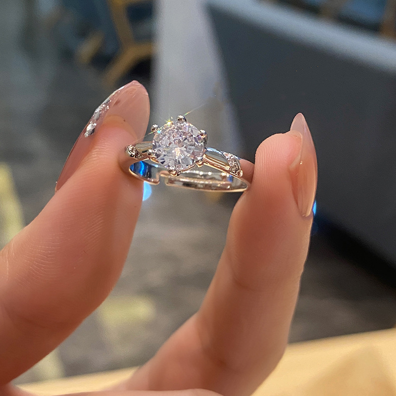 Luxury Claws Design Crystal Zircon Engagement Rings For Women Fashion Silver Plated Metal Open Ring Wedding Jewelry Adjustable
Luxury Claws Design Crystal Zircon Engagement Rings For Women Fashion Silver Plated Metal Open Ring Wedding Jewelry Adjustable