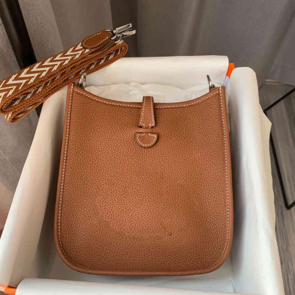 Luxurys Purses Cowhide Bags Evelyne Wallet Pure Girl Clutch Backpack Crossbody Designers Shoulder 2021 Leather WomenAAAA+B, Blue
Luxurys Purses Cowhide Bags Evelyne Wallet Pure Girl Clutch Backpack Crossbody Designers Shoulder 2021 Leather WomenAAAA+B, Blue