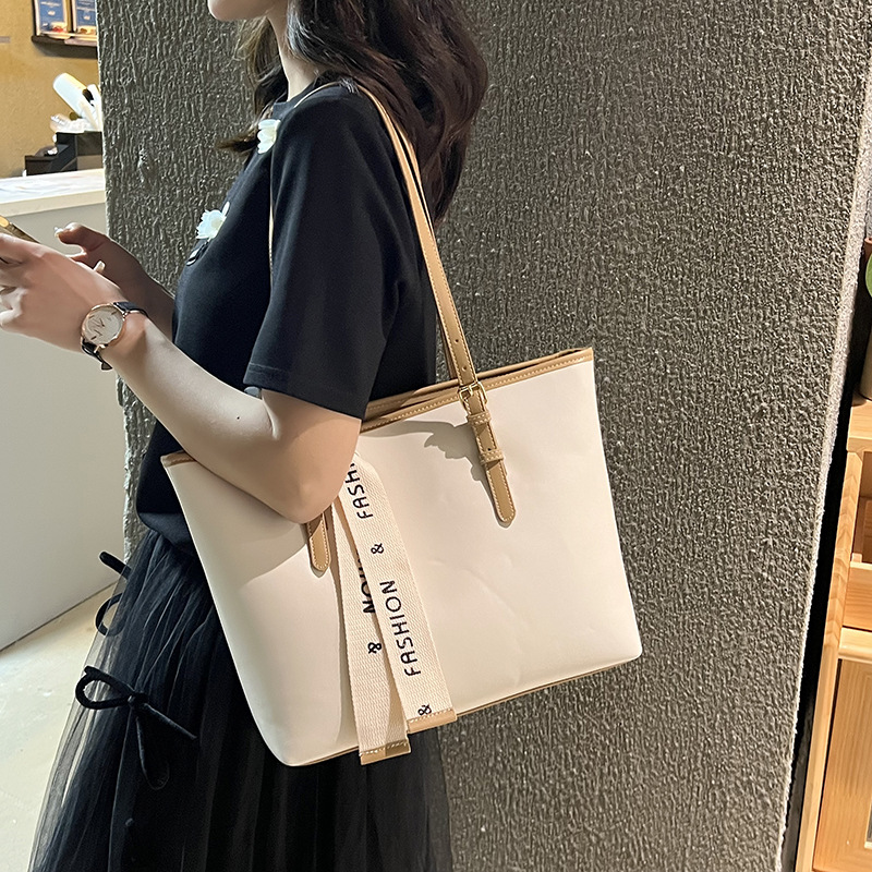 luxurys designers crossbody bag Women handbag pochette messenger bags oxidizing leather METIS shoulder bags crossbody bag totes M40780, 02 yellow+flower
luxurys designers crossbody bag Women handbag pochette messenger bags oxidizing leather METIS shoulder bags crossbody bag totes M40780, 02 yellow+flower