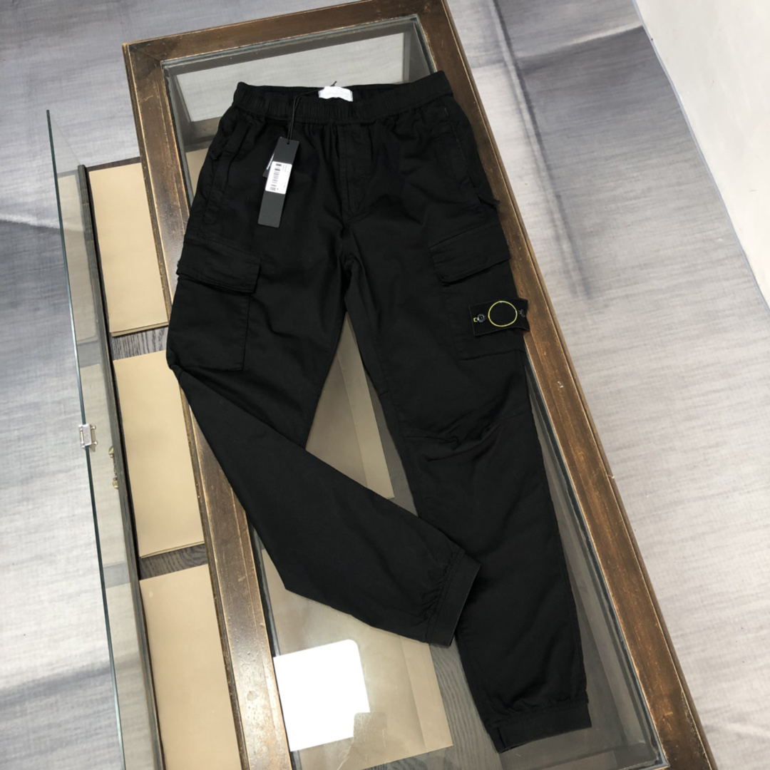 New Spring and autumn mens designer pants fashion locomotive style cargo pants high quality pocket splicing design luxury men pants, Army green
New Spring and autumn mens designer pants fashion locomotive style cargo pants high quality pocket splicing design luxury men pants, Army green