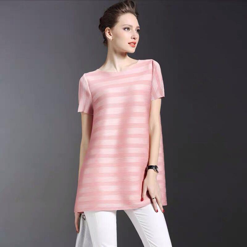 Women's T-Shirt Striped Pleated Round Neck Top Women 2022 Summer Fashion Simple Loose Large Size All-match Short-sleeved, Pink
Women's T-Shirt Striped Pleated Round Neck Top Women 2022 Summer Fashion Simple Loose Large Size All-match Short-sleeved, Pink