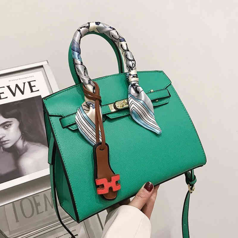 HandBag women's bag new simple versatile messenger one Shoulder Tote bag, Black
HandBag women's bag new simple versatile messenger one Shoulder Tote bag, Black