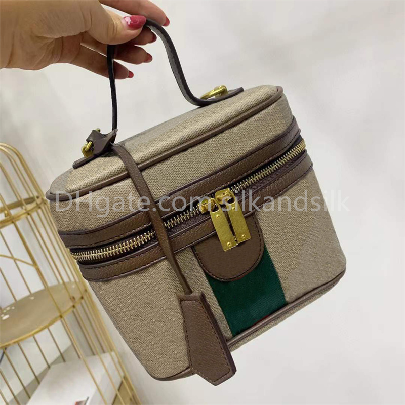 Luxury Designer Handbag Cross Body Bags Cosmetic Case Women's Messenger Bag New Lunch BoxBag Simple lipstick powder Portable Storage Ladies Fashion Chain Bag, Brown
Luxury Designer Handbag Cross Body Bags Cosmetic Case Women's Messenger Bag New Lunch BoxBag Simple lipstick powder Portable Storage Ladies Fashion Chain Bag, Brown