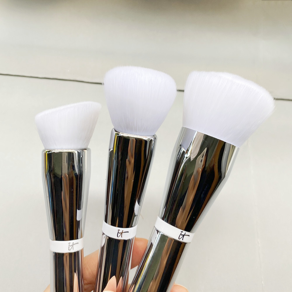 IT Makeup up Brushes Heavenly CC Skin Perfecting 702 Skin-Smoothing Complexion Brush 704 703 - Qualitied Makeup Cosmetics Beauty Tools
