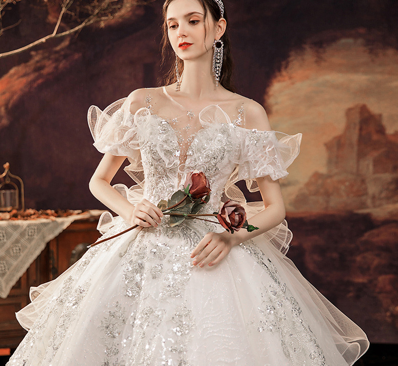 2022 Bridal Gowns Wedding Dresses Gorgeous Floral Sweep Train Applique Sequins Lace Off Shoulder V-Neck Chic Custom Made