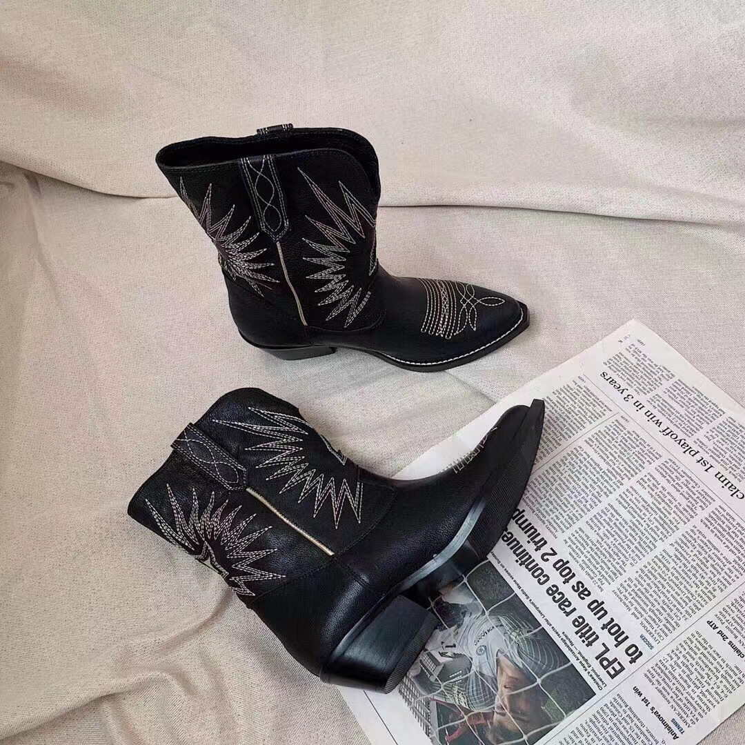 Top classic embroidered Western Cowboy women's boots leather retro pointed print punk low heel Knight style boots, Black
Top classic embroidered Western Cowboy women's boots leather retro pointed print punk low heel Knight style boots, Black