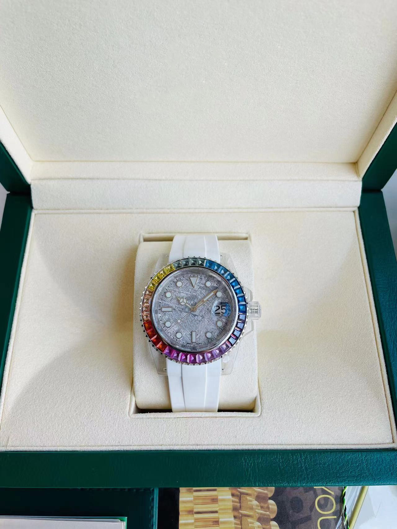 Top quality men watches Eta2824 automatic chain movement watch 40mm diameter glass crystal shell cover sapphire glass super luminous 1018, Gray
Top quality men watches Eta2824 automatic chain movement watch 40mm diameter glass crystal shell cover sapphire glass super luminous 1018, Gray