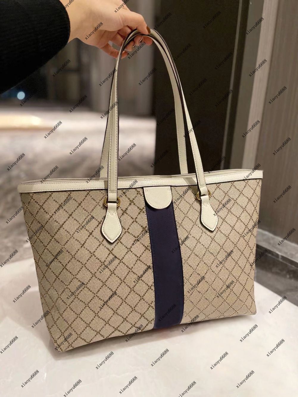 2022 Designer totes Shoulder Bags women's luxury classic letter printed shopping bag fashion high quality handbag, G3
2022 Designer totes Shoulder Bags women's luxury classic letter printed shopping bag fashion high quality handbag, G3