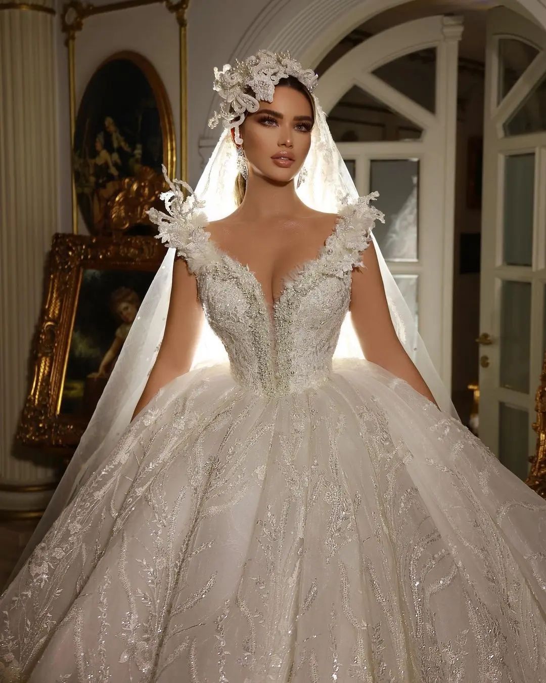 Princess Ball Gown Wedding Dress 3D Floral Applqiues Off Shoulder Sequins Feather Vestido Casamento Lace Bridal Gowns