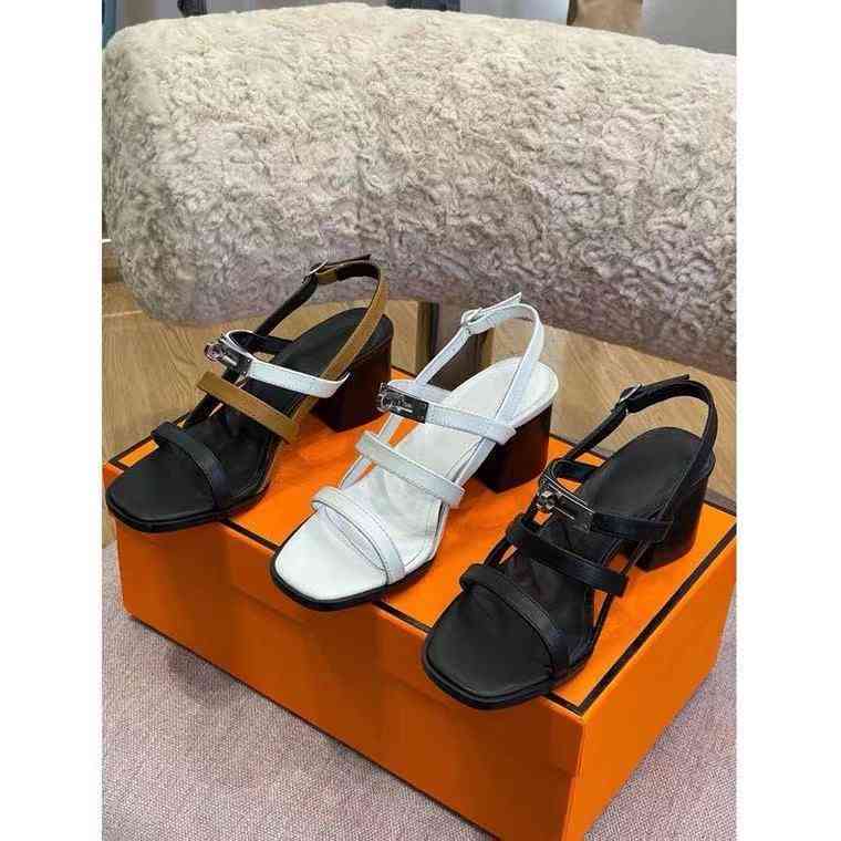Sandals High version h family black and white leather Kelly metal buckle open toe thick high heel Roman sandals for women QV9Q, 2# shoe box
Sandals High version h family black and white leather Kelly metal buckle open toe thick high heel Roman sandals for women QV9Q, 2# shoe box