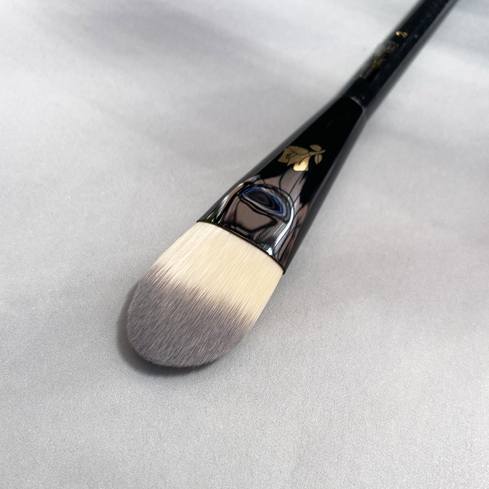 LC Makeup Brushes Highlighting / Illuminateur #3 Foundation #2 Cheek&Contour #25 High Quality Beauty Cosmetics 3Pc Brush Set Kit