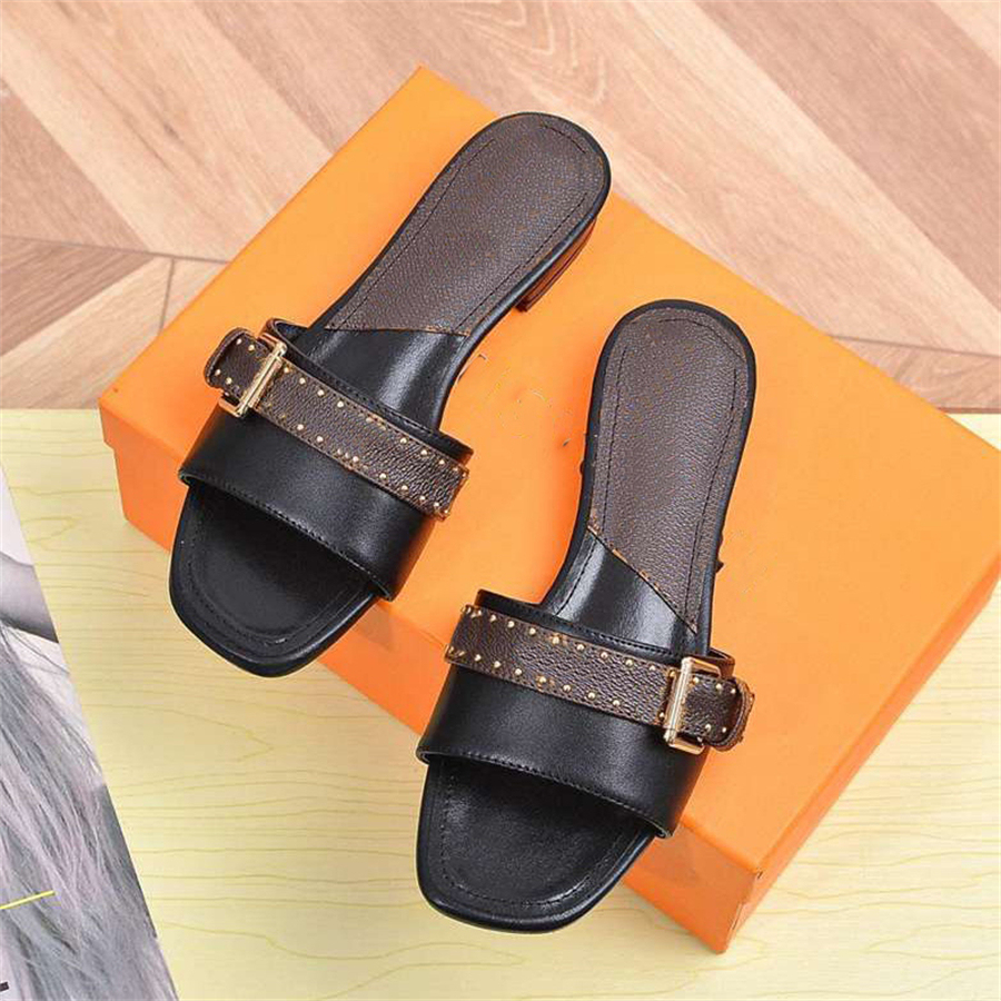 High Quality Fashion Beach Shoes Summer Fashion Travel Platform Slippers Louiseity Slides Women Leather Letter Sandals Luxury Designers viutonity DG
High Quality Fashion Beach Shoes Summer Fashion Travel Platform Slippers Louiseity Slides Women Leather Letter Sandals Luxury Designers viutonity DG