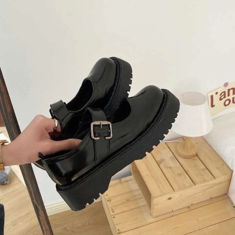 Sepatu Wedges Platform Gotik Mary Jane Loafer Kulit Paten Punk Wanita Modis Wanita Hitam Putih Tali Gesper Flat Zapatos 220614, White
Sepatu Wedges Platform Gotik Mary Jane Loafer Kulit Paten Punk Wanita Modis Wanita Hitam Putih Tali Gesper Flat Zapatos 220614, White