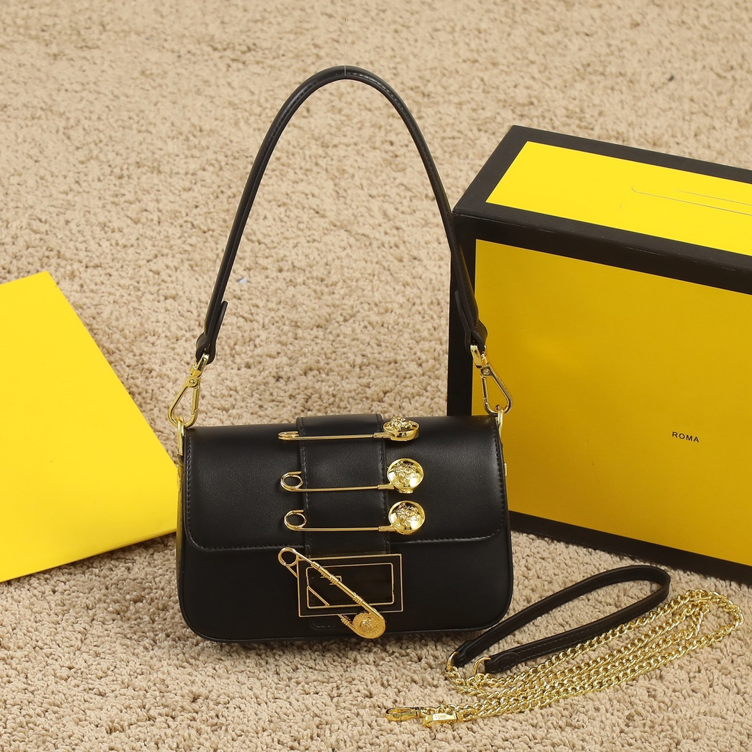 Top quality Luxurious Designers Bags Women Pin Chain Design Small Square Bags Women Handbag Shoulder Leather Designer Crossbody Female Fashion Purses, White
Top quality Luxurious Designers Bags Women Pin Chain Design Small Square Bags Women Handbag Shoulder Leather Designer Crossbody Female Fashion Purses, White