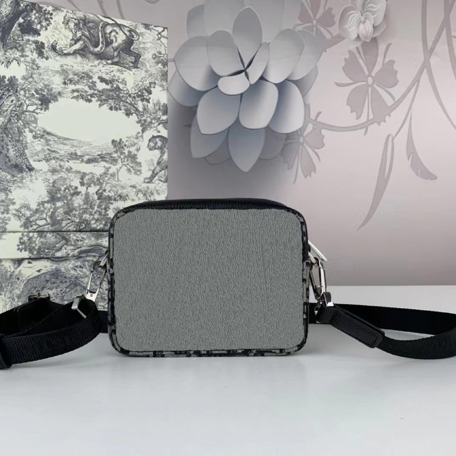 Classic Designer Shoulder Bag Handbag Top Women's Fashion Leather Handbag Flap Multi color Horizontal Messenger MM220, Wathet 3l
Classic Designer Shoulder Bag Handbag Top Women's Fashion Leather Handbag Flap Multi color Horizontal Messenger MM220, Wathet 3l