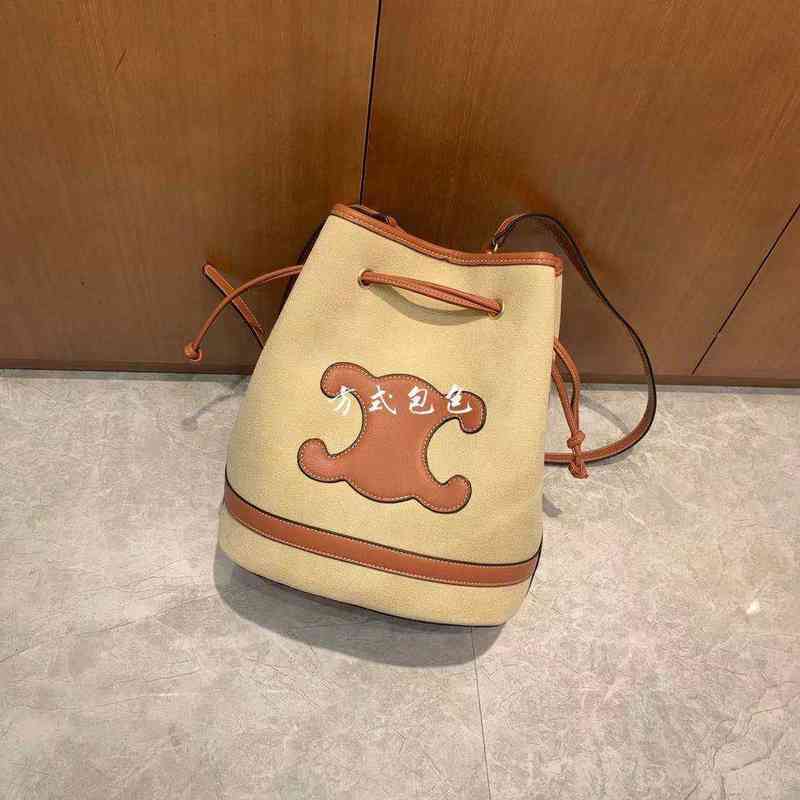 Factory Online Export Designer Tide Brand Ladies Bags Women's and New Net Red Fashion Single Shoulder Messenger with the Same Versatile Trend Small Square, Brown
Factory Online Export Designer Tide Brand Ladies Bags Women's and New Net Red Fashion Single Shoulder Messenger with the Same Versatile Trend Small Square, Brown