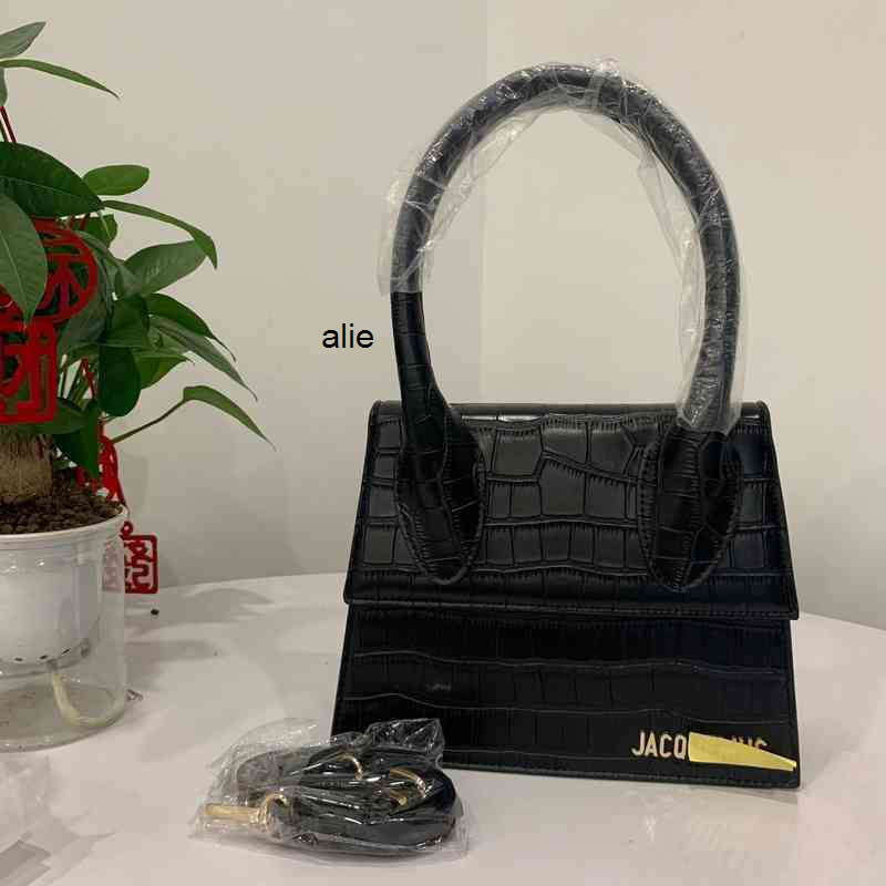 women handbags Jacquemu Bag female 2022 new fashion Jacques large crocodile flap waist simple versatile messenger alie, White
women handbags Jacquemu Bag female 2022 new fashion Jacques large crocodile flap waist simple versatile messenger alie, White