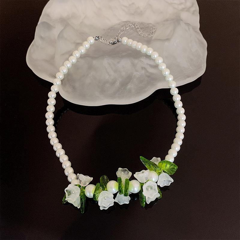 Chokers Minar Sweet Green Color Resin Lily Of The Valley Flower Pendant Necklaces For Women Pearl Beads Chain Choker Necklace JewelryChokers
Chokers Minar Sweet Green Color Resin Lily Of The Valley Flower Pendant Necklaces For Women Pearl Beads Chain Choker Necklace JewelryChokers