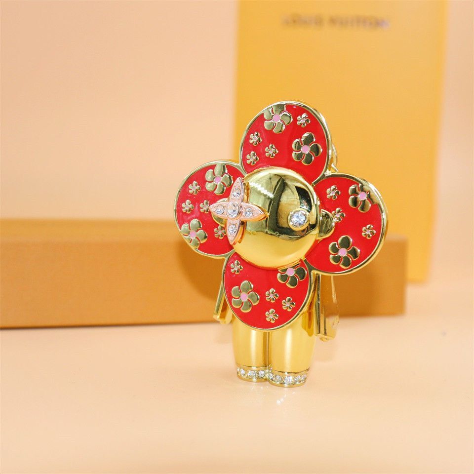 Luxury Designer Keychain Stylish Sun-flower Image Pendant Keychains Trendy Keys Buckle Mens Womens Bag Ornaments High Quality
Luxury Designer Keychain Stylish Sun-flower Image Pendant Keychains Trendy Keys Buckle Mens Womens Bag Ornaments High Quality