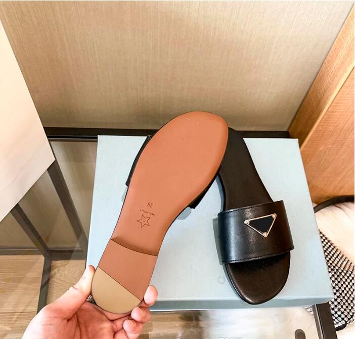 Women slipper Fashion Designers Flat Slides Flip Flops Summer genuine leather Outdoor Loafers Bath Shoes Beachwear Slippers Black White Brown With Original Box
Women slipper Fashion Designers Flat Slides Flip Flops Summer genuine leather Outdoor Loafers Bath Shoes Beachwear Slippers Black White Brown With Original Box