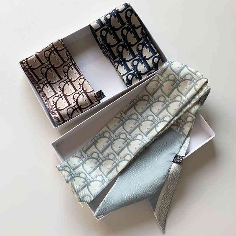 Designer Silk Head Scarf Early Spring New Big Brand Simulation Hair Belt Binding Bag Handle Silk Ribbon Scarf Star Same Style Woman Mens
Designer Silk Head Scarf Early Spring New Big Brand Simulation Hair Belt Binding Bag Handle Silk Ribbon Scarf Star Same Style Woman Mens