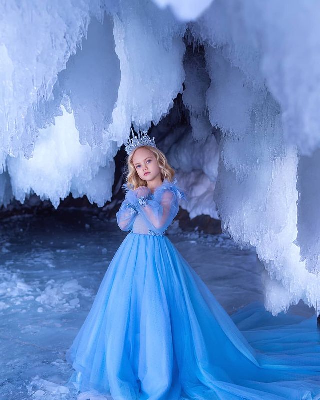 Princess 2022 Feather Flower Girl Dresses Baby Girls Royal Blue Photo Shoot Dress Toddler Birthday Wedding Guest Dress