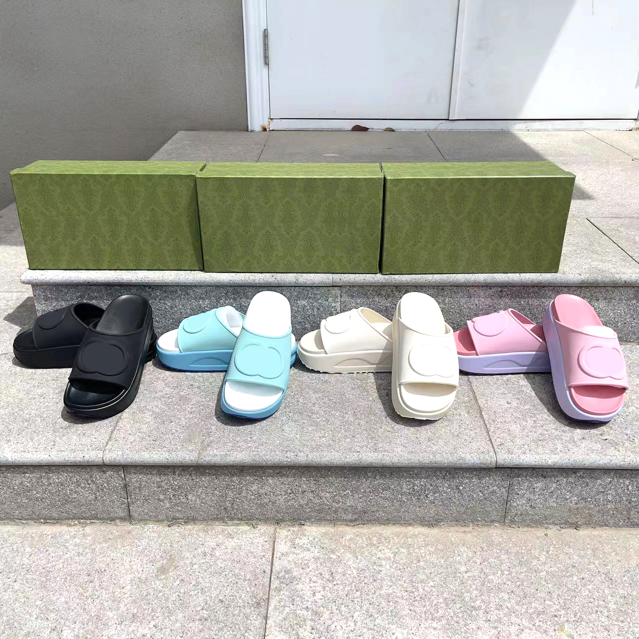 Classic Platform Slippers Designer Home Slippers Women Men Sandals Unisex Luxury Comfort Casual Shoes Woman slipper Solid Color Flip Flops size 35-45
Classic Platform Slippers Designer Home Slippers Women Men Sandals Unisex Luxury Comfort Casual Shoes Woman slipper Solid Color Flip Flops size 35-45