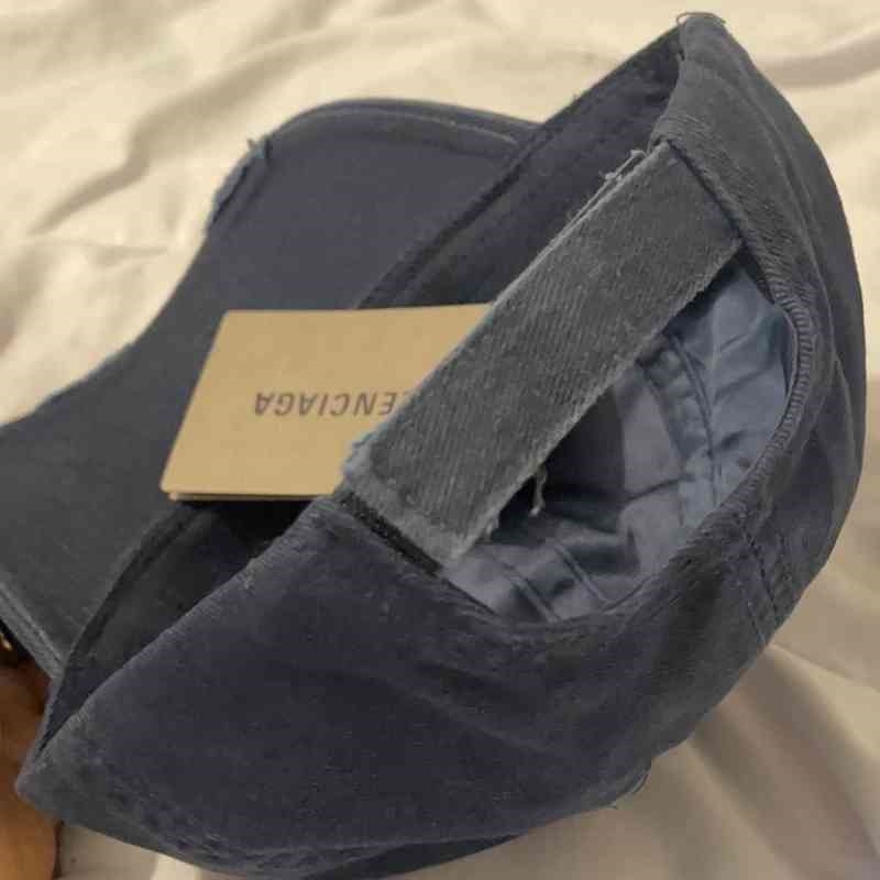 Designer Ball Balenciga Caps Cap Fashion Cola Balencaigass Luxury Paris family Co branded ins mens and womens letter embroidery washing wate, Black
Designer Ball Balenciga Caps Cap Fashion Cola Balencaigass Luxury Paris family Co branded ins mens and womens letter embroidery washing wate, Black
