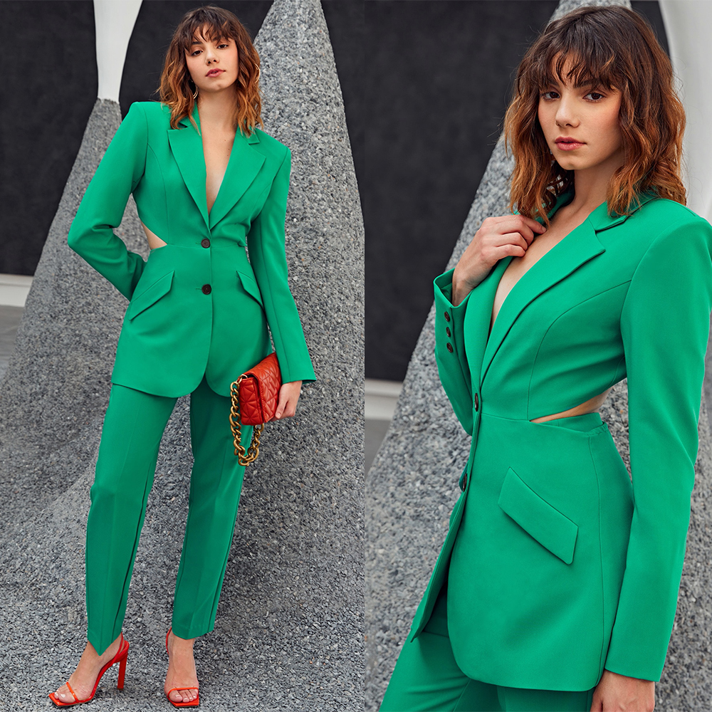 Summer Green Two Piece Wide Leg Pant Suits 2022 Women Sexy Hollow Back Wedding Wear Mother of the Bride Trousers Set
Summer Green Two Piece Wide Leg Pant Suits 2022 Women Sexy Hollow Back Wedding Wear Mother of the Bride Trousers Set