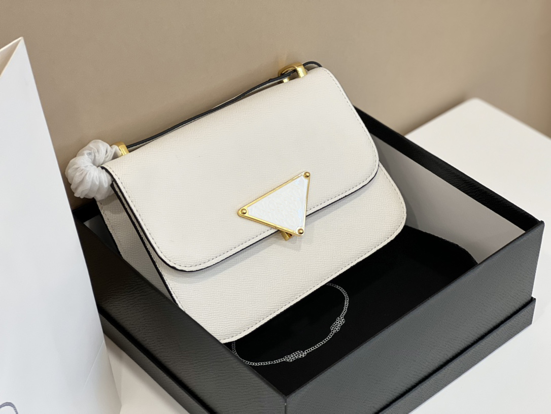 women's shoulder bag Luxury tote purse handbag message bags cluth top quality Brand classic Genuine leather Crossbody Original Box Saffiano 22CM White
women's shoulder bag Luxury tote purse handbag message bags cluth top quality Brand classic Genuine leather Crossbody Original Box Saffiano 22CM White