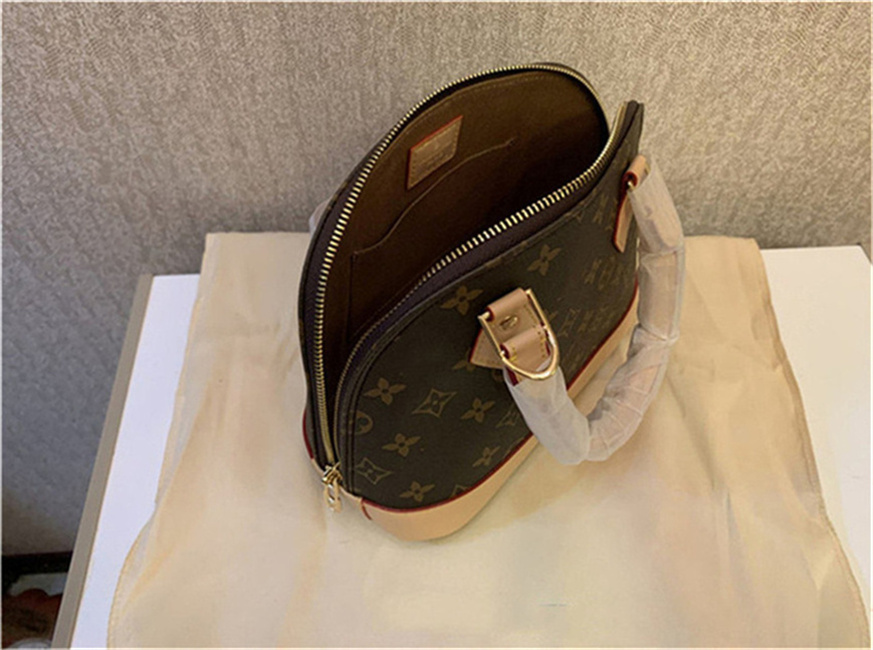 Designer Shoulder Bags Luxury Tote Bags Wallets Handbags Top Quality Classic Leather Crossbody Fashion Women 2022, Old flower
Designer Shoulder Bags Luxury Tote Bags Wallets Handbags Top Quality Classic Leather Crossbody Fashion Women 2022, Old flower