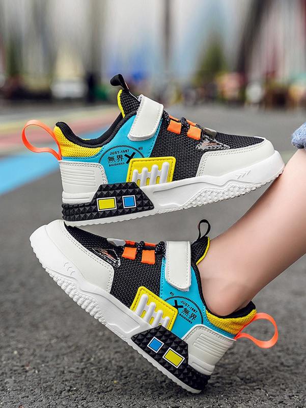 Boys Letter Graphic Colorblock Skate Shoes SHE